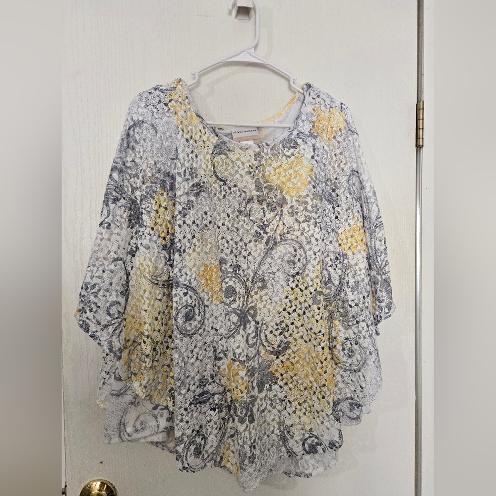3X Alfred Dunner Gray and Yellow And White Lacy Overlay Blouse